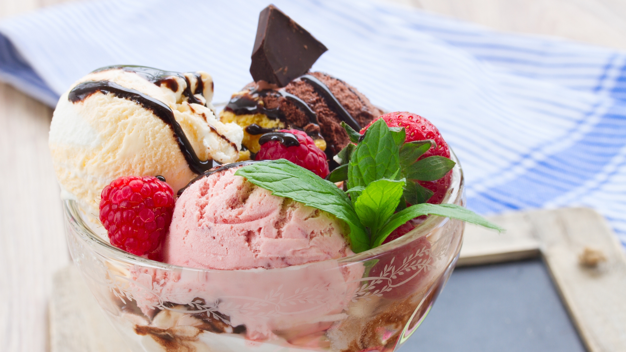 Fresh Icecream in bowl